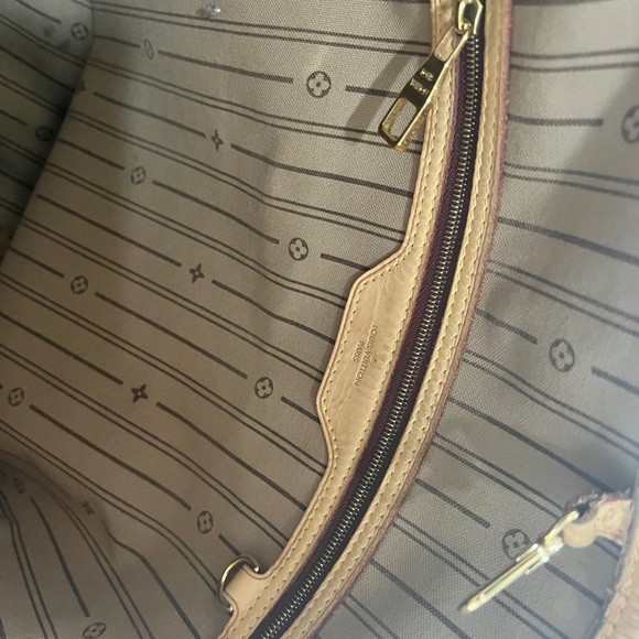 BEAUTIFUL Louis Vuitton LV Delightful MM Shoulder Bag - Picture 4 of 14